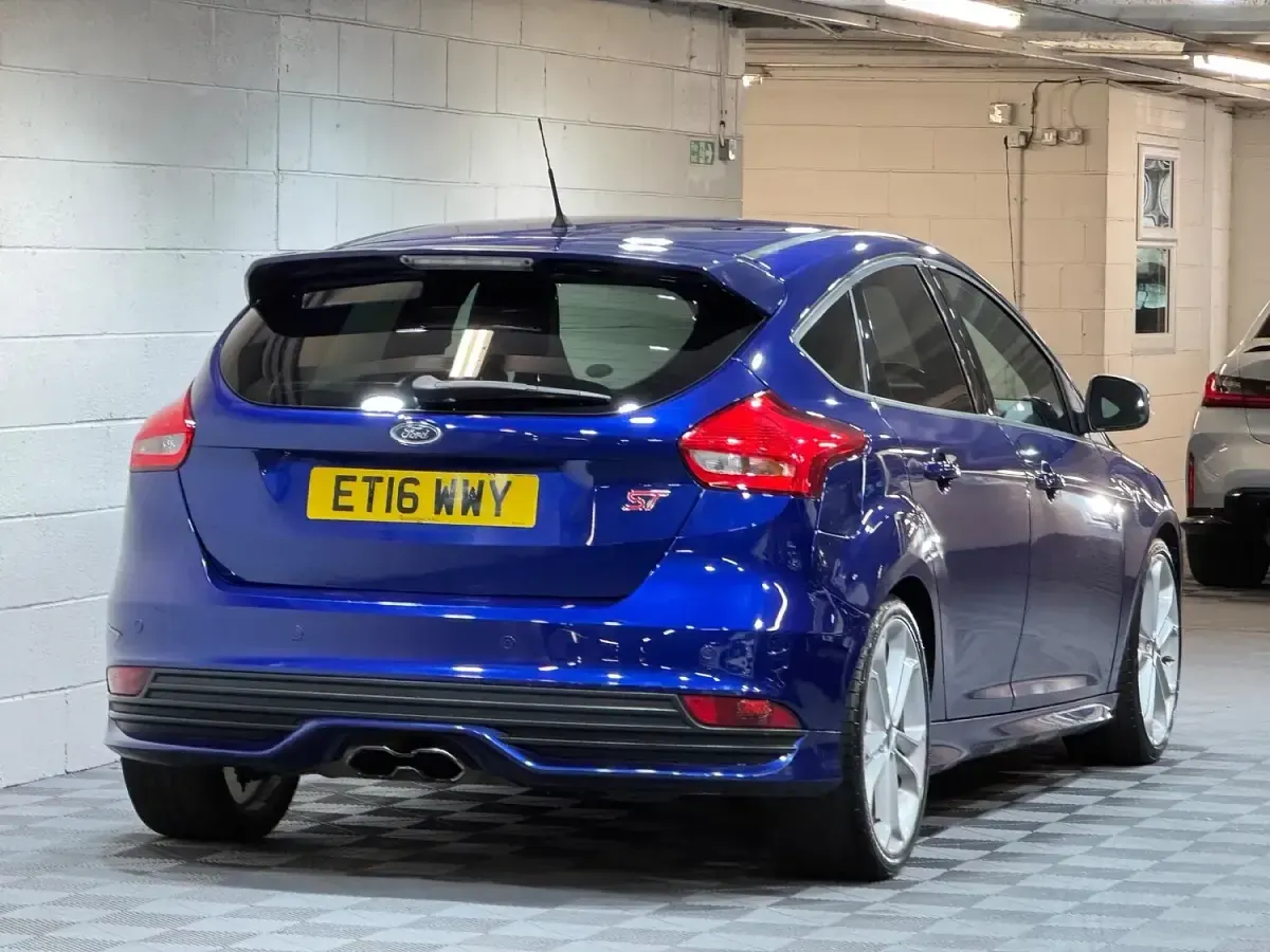 Used Ford Focus ST 2016 Blue Hatchback