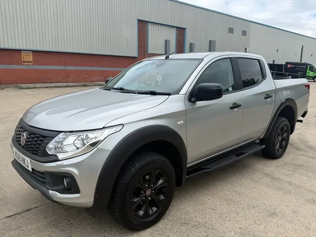 Used Fiat Fullback Cross 180 HP (132 kW) 2019 Grey Pickup