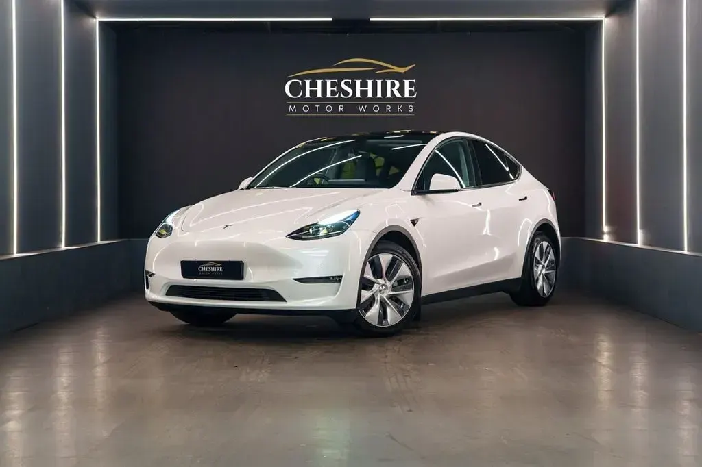 Used Tesla Model Y Long Range AWD 378 kW (514 HP) 2022 White SUV