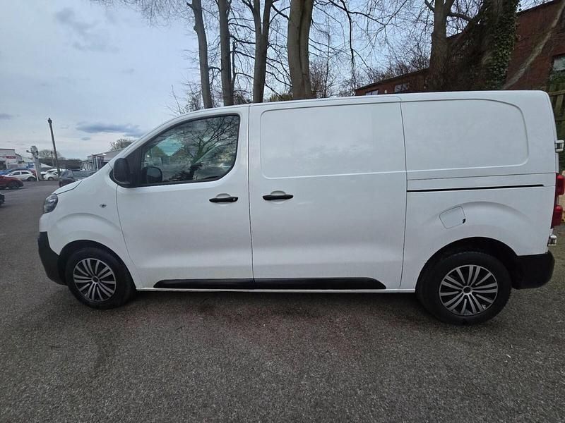 Used Citroën Dispatch 2019 White MPV