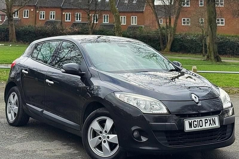 Used Renault Mégane III Dynamique 106 HP (77 kW) 2010 Black Hatchback