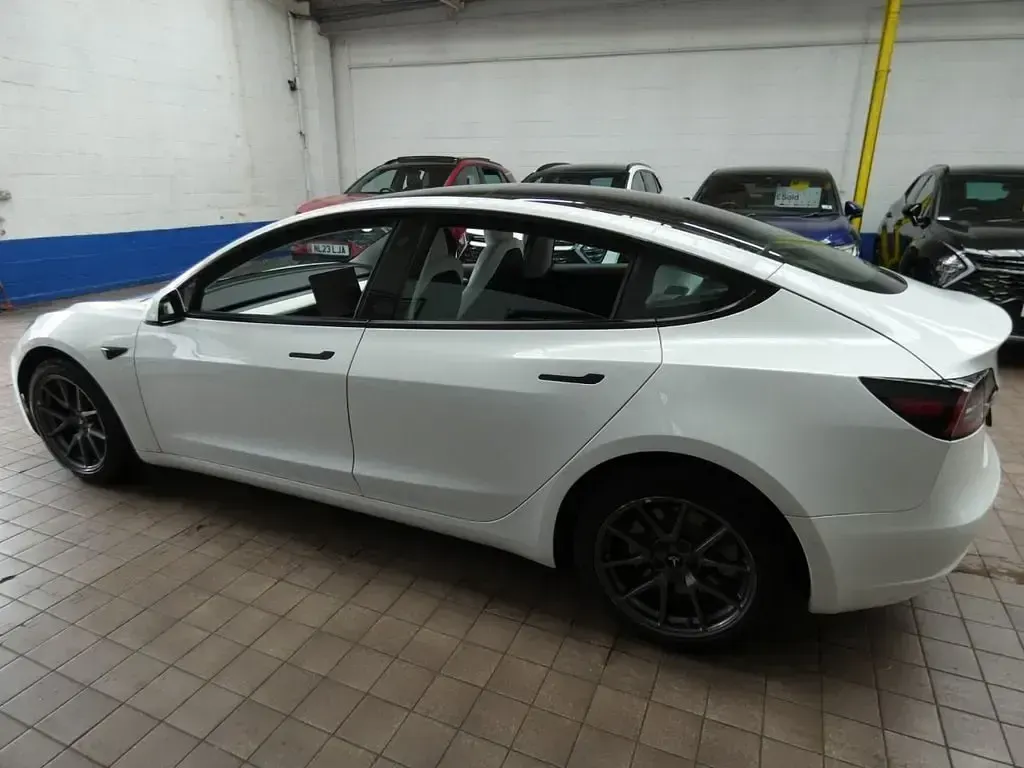 Usado Tesla Model 3 Standard Range 366 kW (498 CV) 2022 Blanco Berlina