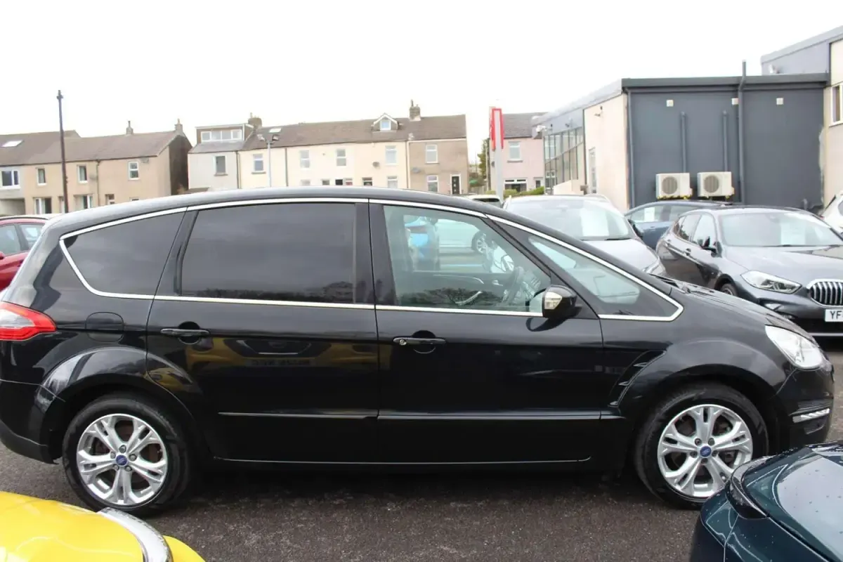 Begagnad Ford S-MAX Titanium 2012 Svart Minibuss