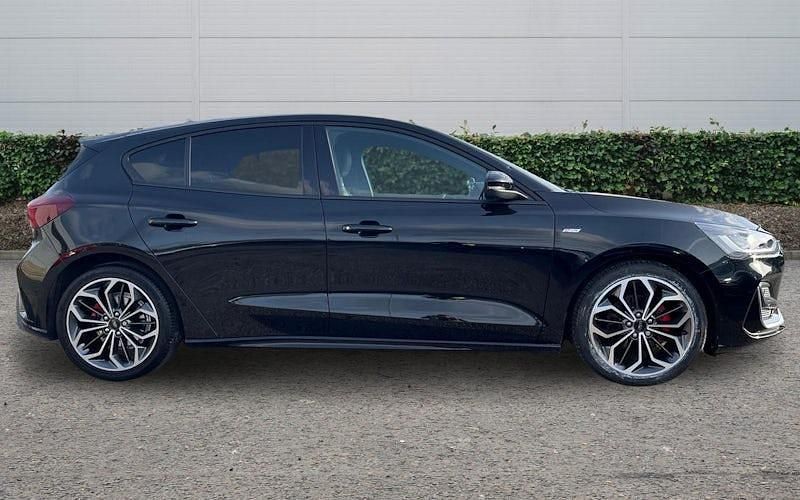 Used Ford Focus ST-Line 120 HP (88 kW) 2022 Black Hatchback