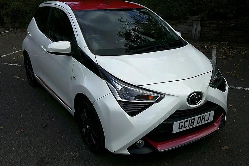 Used Toyota Aygo x-press 2018 White Hatchback