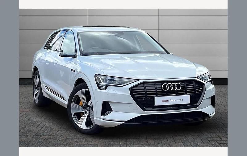Glacier white Used 2020 Audi e-tron Comfort SUV | £27,850 (Expensive) - Image 1/4