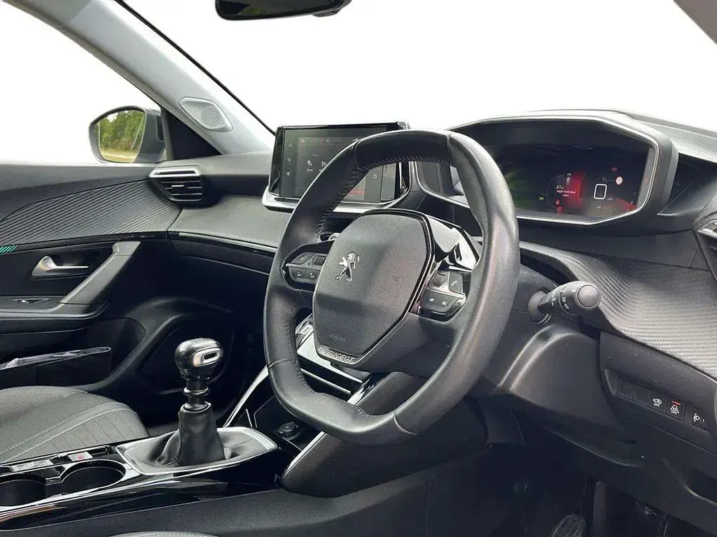 Used Peugeot 2008 Allure Premium 101 HP (74 kW) 2022 Grey SUV
