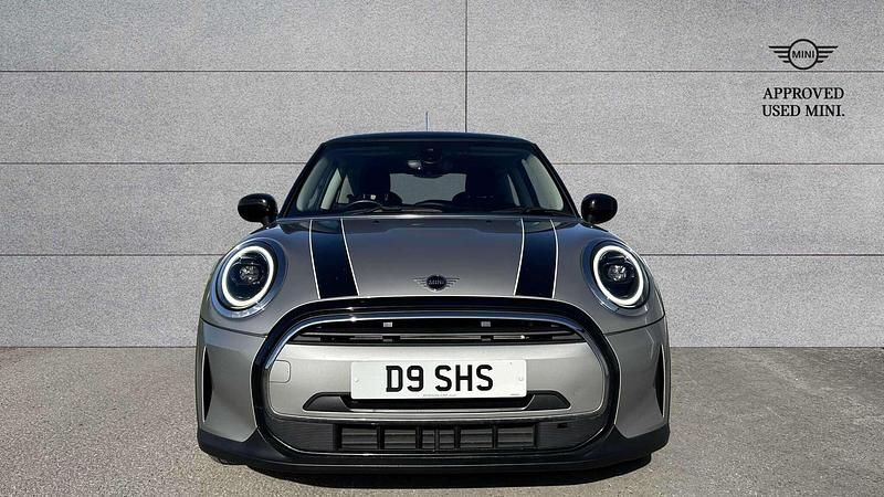 Used Mini Cooper Classic 134 HP (98 kW) 2023 Silver Hatchback