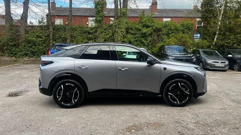 Used Peugeot e-3008 GT 152 kW (207 HP) 2025 Grey SUV
