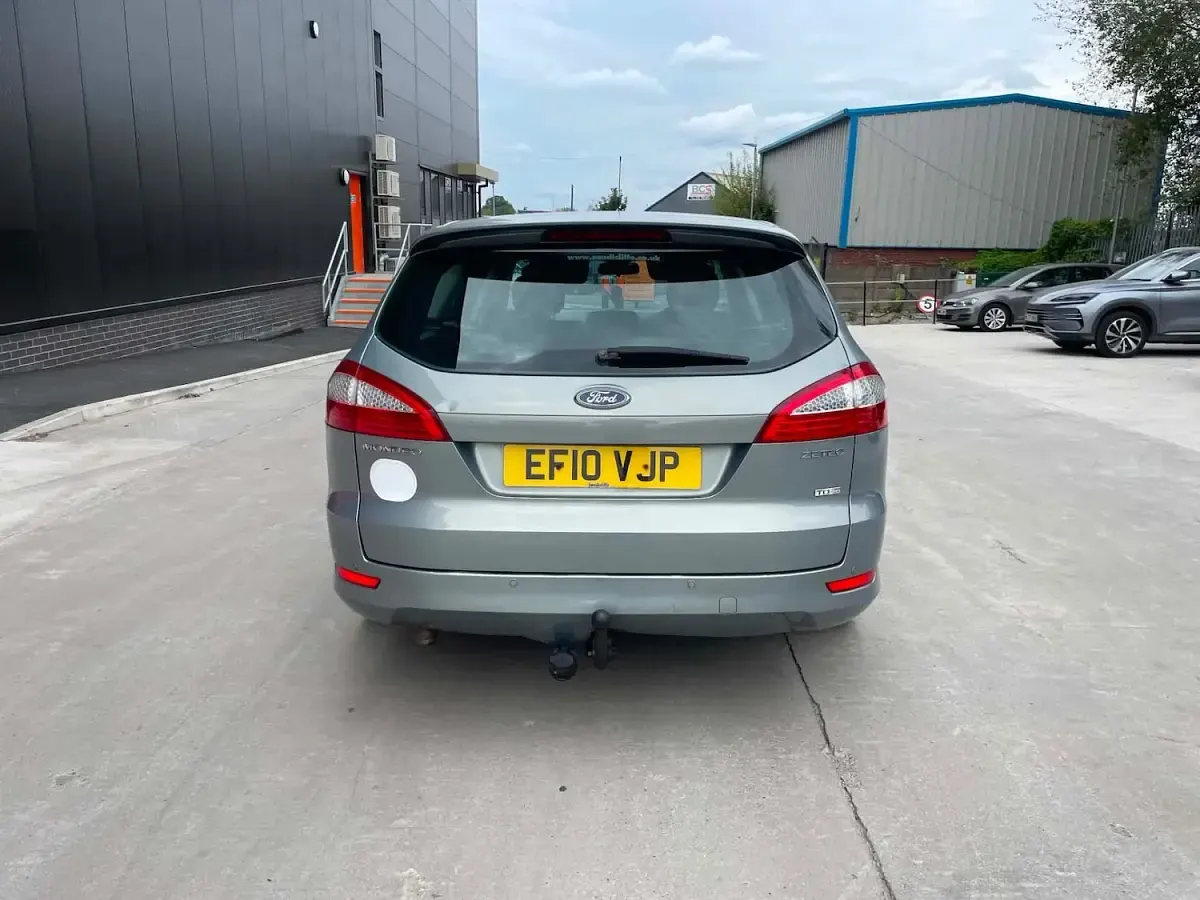 Used Ford Mondeo Zetec 138 HP (101 kW) 2010 Grey Estate