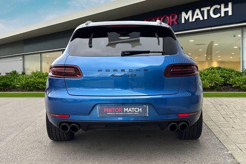 Used Porsche Macan 360 HP (264 kW) 2017 Blue SUV