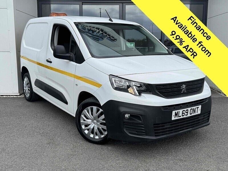 White Used 2019 Peugeot Partner MPV | £5,900 (Fair price) - Image 1/3