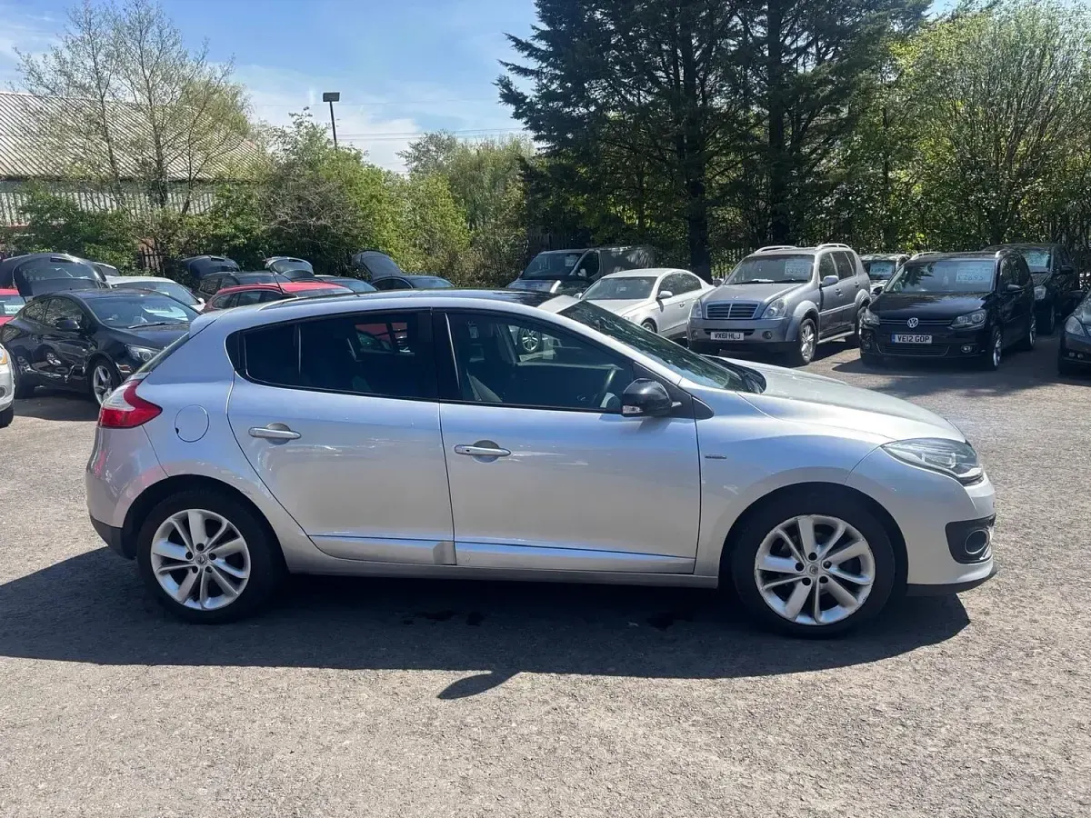 Used Renault Mégane LIMITED 2014 Silver Hatchback