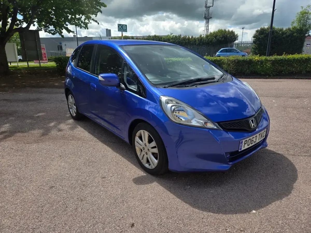 Used Honda Jazz ES 99 HP (72 kW) 2013 Blue Hatchback