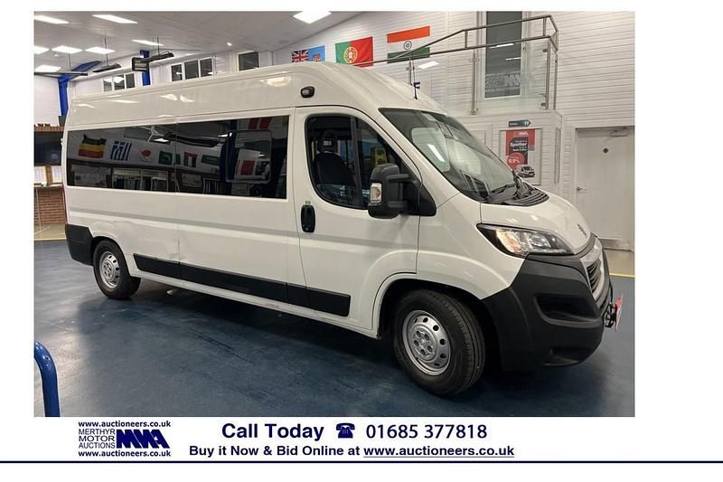 White Used 2019 Peugeot Boxer Van | £10,320 - Image 1/4