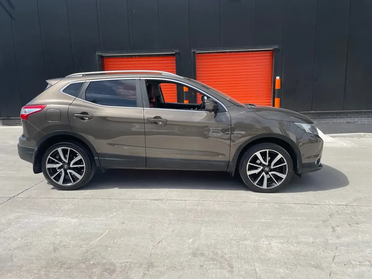 Used Nissan Qashqai Tekna 130 HP (95 kW) 2016 Bronze SUV