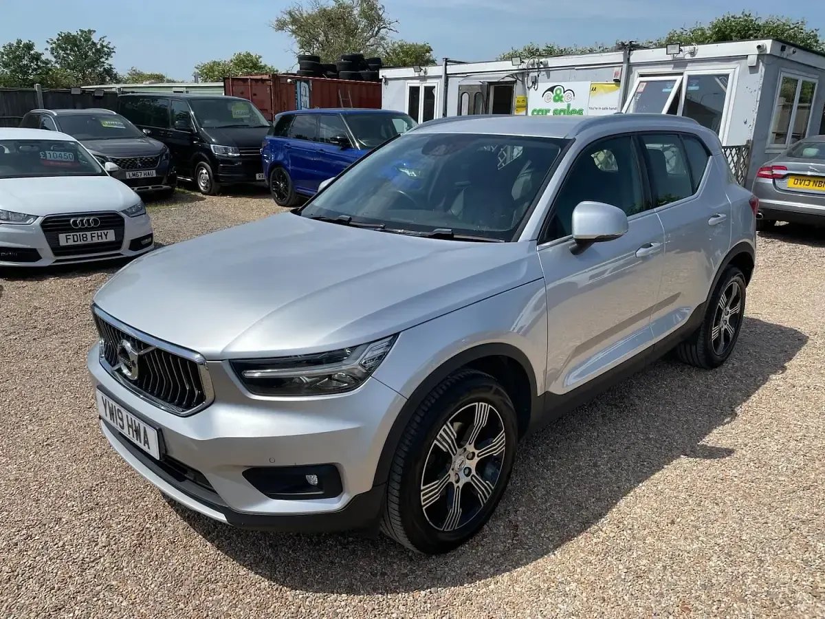 Used Volvo XC40 Inscription 150 HP (110 kW) 2019 Silver SUV