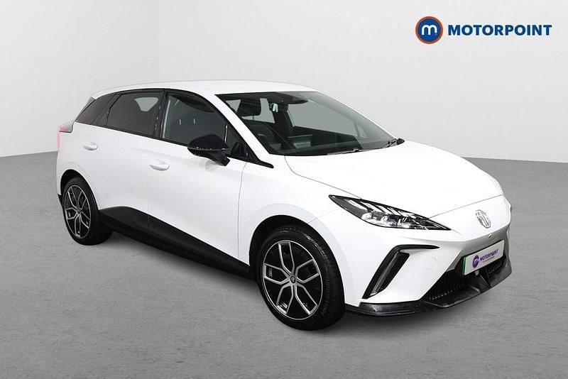 Used MG MG4 EV Trophy 150 kW (204 HP) 2024 White Hatchback