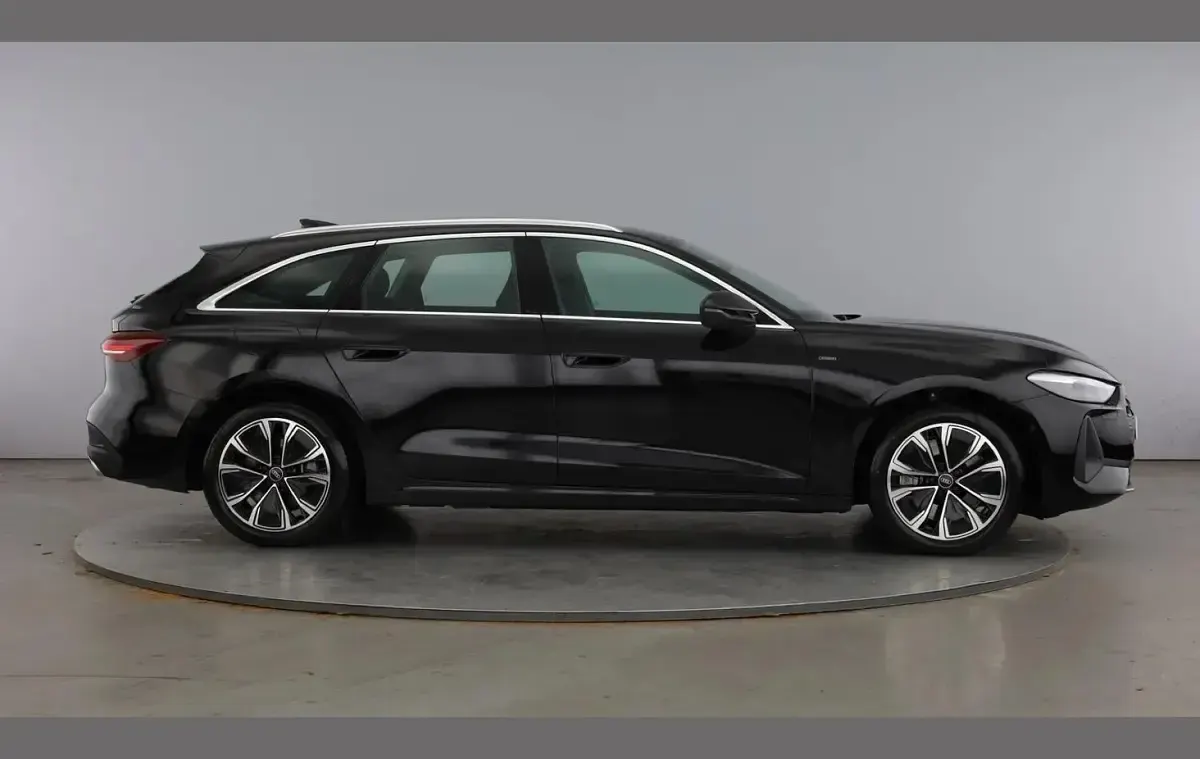 New Audi A5 Comfort 295 HP (216 kW) 2026 Black Estate