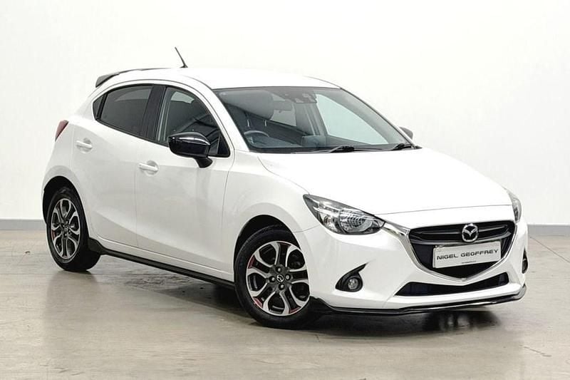 Used Mazda 2 Inclusive 90 HP (66 kW) 2017 White Hatchback