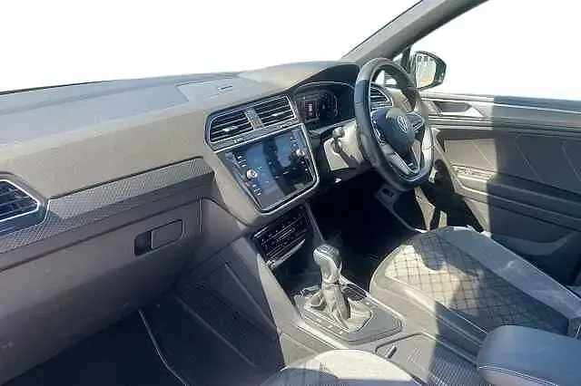 Used VW Tiguan Allspace R-line 150 HP (110 kW) 2024 Grey SUV