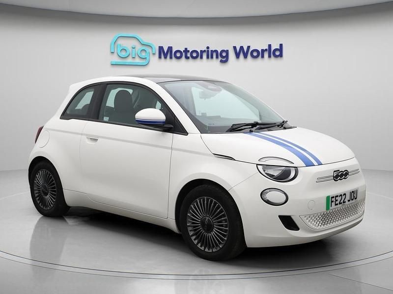 White Used 2022 Fiat 500e Icon Hatchback | £12,300 (Fair price) - Image 1/4