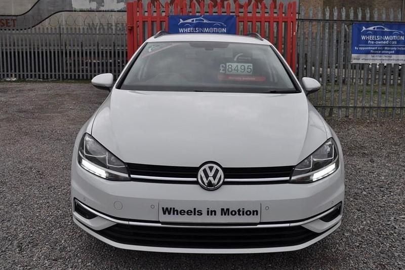 Used VW Golf VII SE 125 HP (91 kW) 2018 White Estate