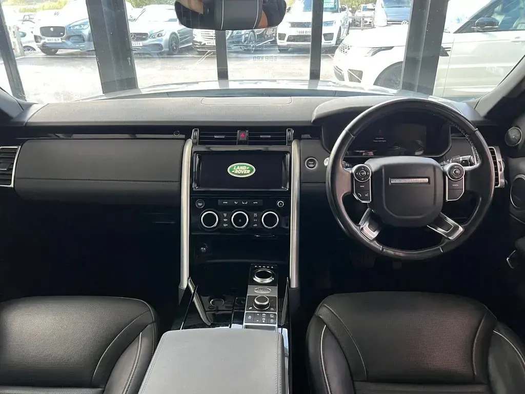 Used Land Rover Discovery 5 HSE 258 HP (189 kW) 2018 Silver SUV