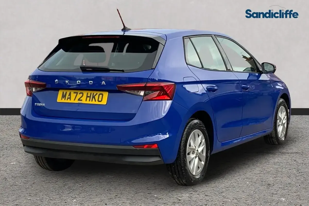 Begagnad Skoda Fabia Comfort 110 HK (80 kW) 2022 Blå Halvkombi