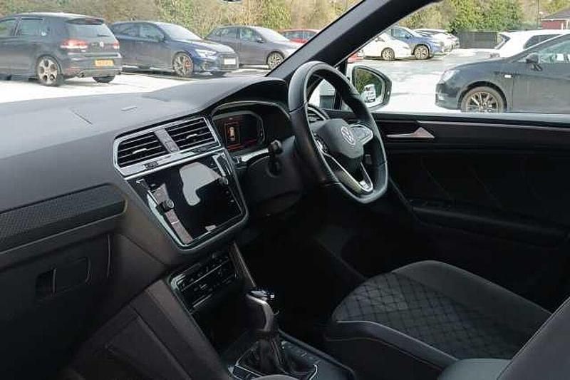 Used VW Tiguan R-line 150 HP (110 kW) 2023 White SUV