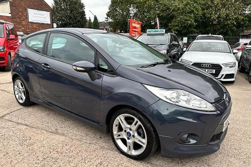 Grey Used 2012 Ford Fiesta Zetec Hatchback | £2,500 (Good price) - Image 1/1