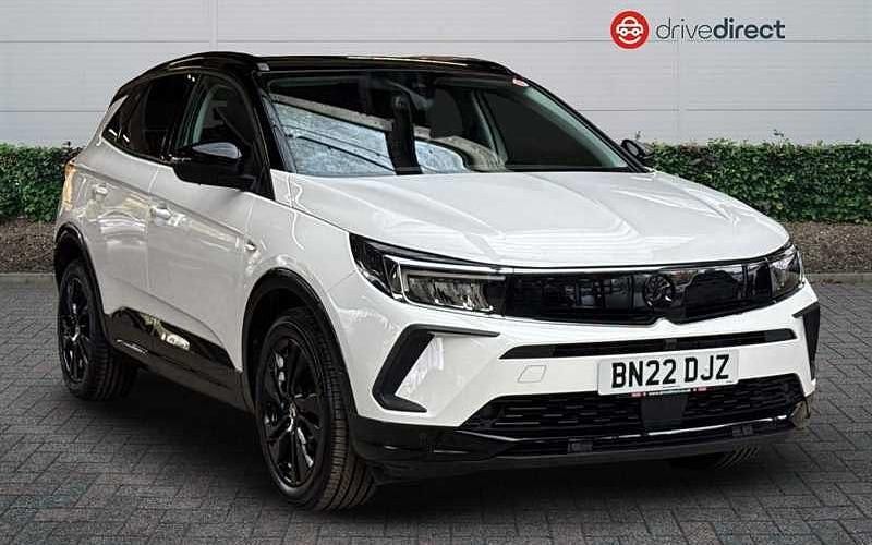 White Used 2021 Vauxhall Grandland X SRi SUV | £14,300 (A bit pricey) - Image 1/4