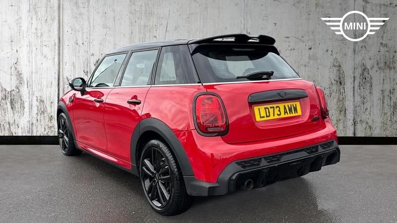 Used Mini Cooper Hatch 134 HP (98 kW) 2023 Red Hatchback