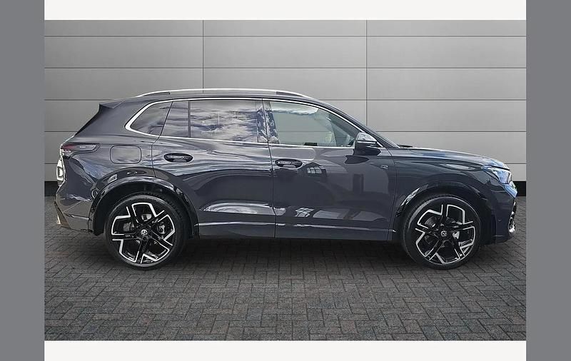 Used VW Tiguan R-line 147 HP (108 kW) 2025 Grey SUV