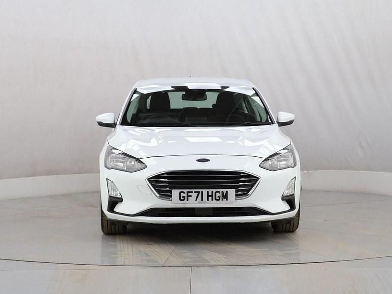 Used Ford Focus Titanium 125 HP (91 kW) 2022 White Hatchback