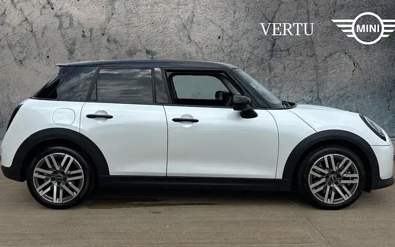Used Mini Cooper Classic 150 kW (204 HP) 2026 Hatchback