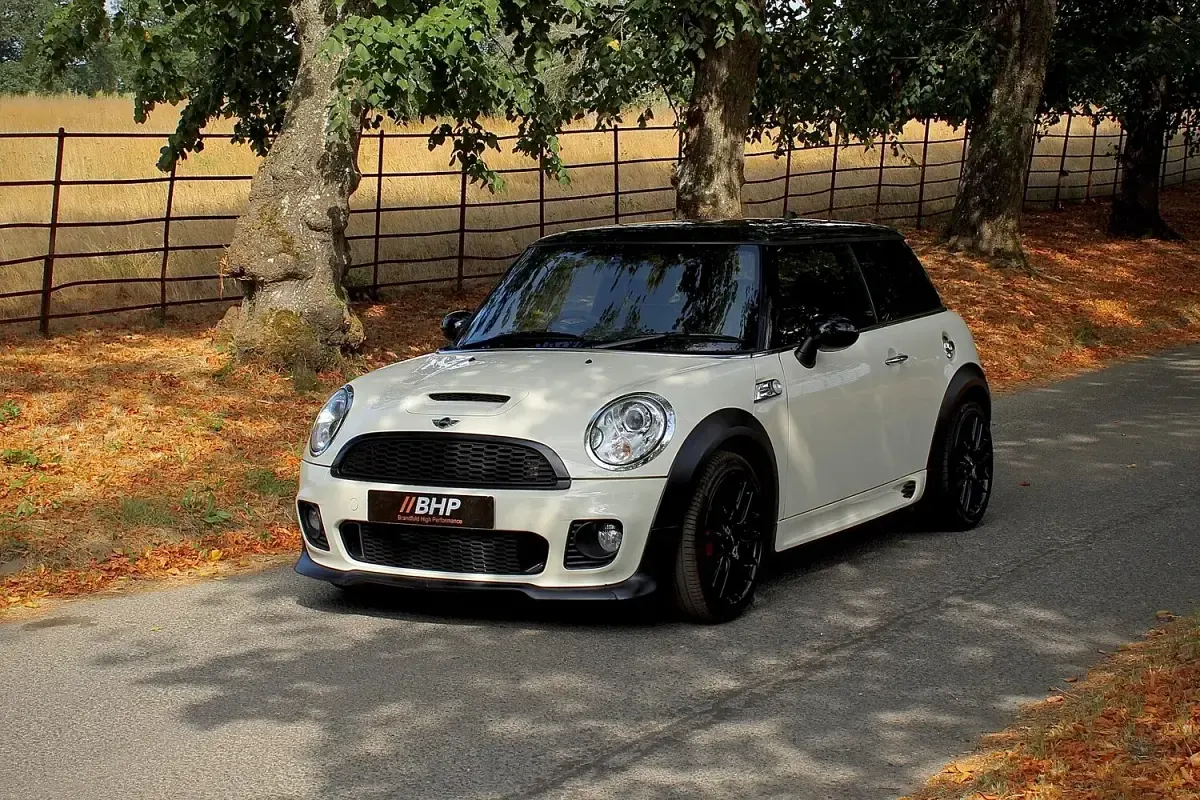 Used Mini John Cooper Works Hatch 2010 White Hatchback