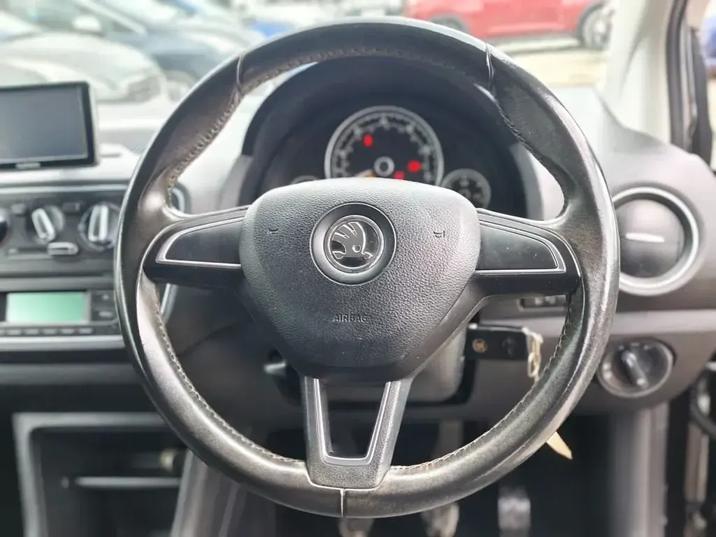 Usado Skoda Citigo Elegance 2014 Negro Utilitario