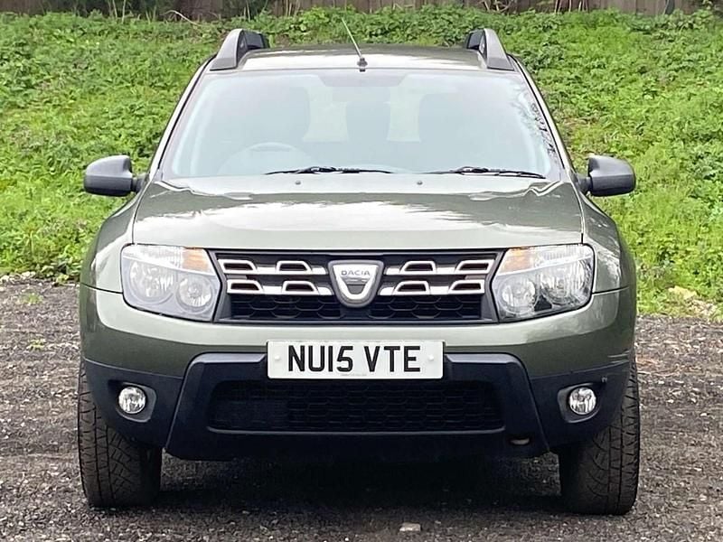 Used Dacia Duster Ambiance 110 HP (80 kW) 2015 Green SUV