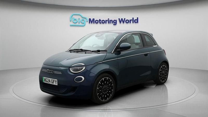 Used Fiat 500e 86 kW (118 HP) 2024 Green Hatchback