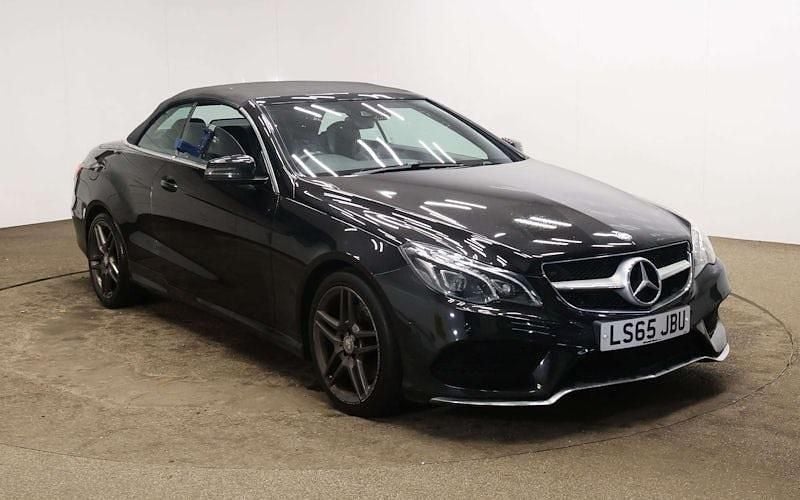 Usado Mercedes E220 AMG line 177 HP (130 kW) 2015 Cabrios