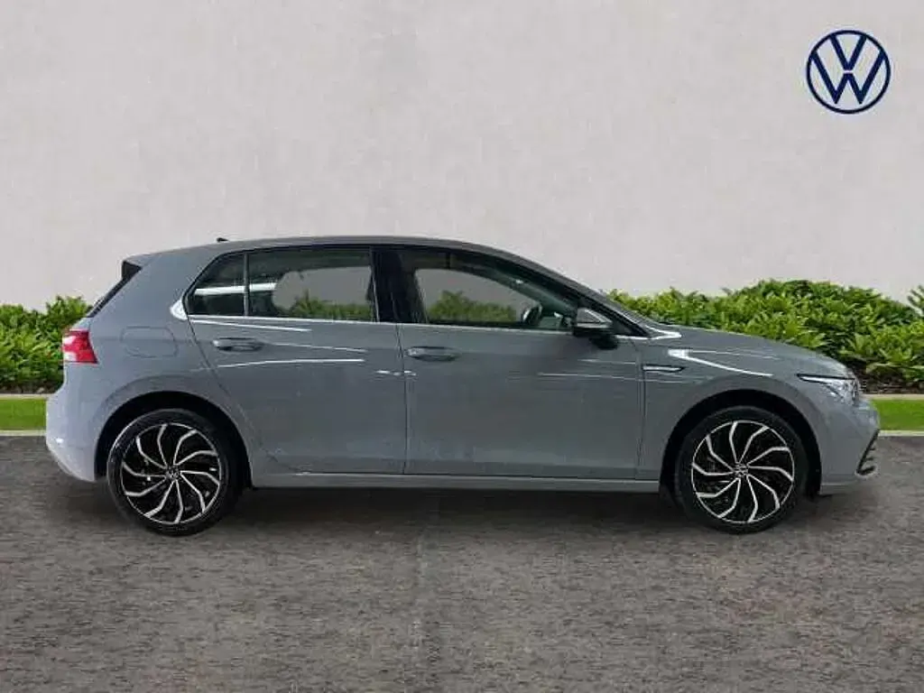 Used VW Golf VIII 130 HP (95 kW) 2023