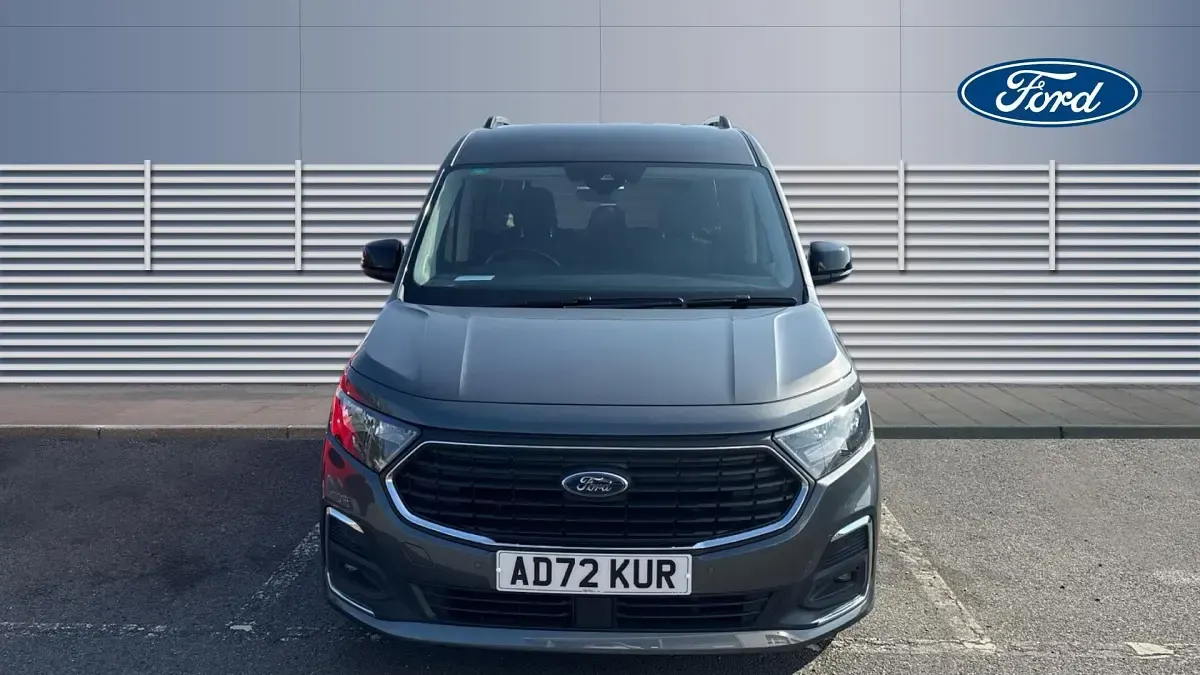 Used Ford Tourneo Titanium 122 HP (89 kW) 2023 Estate