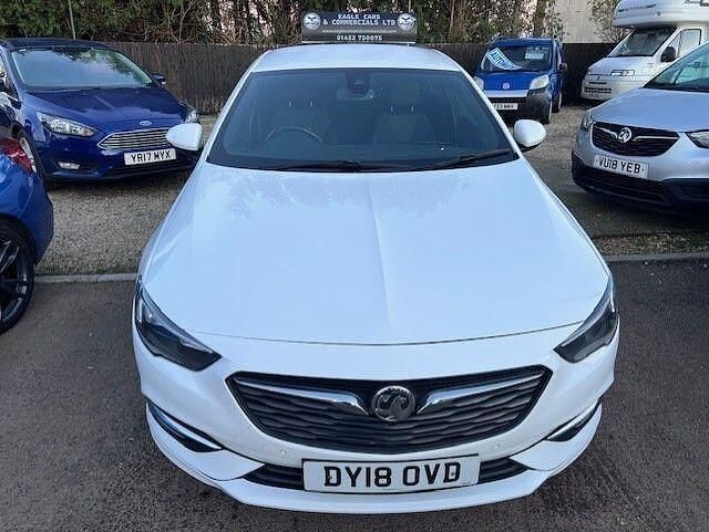 Used Vauxhall Insignia SRi 2018 White Hatchback