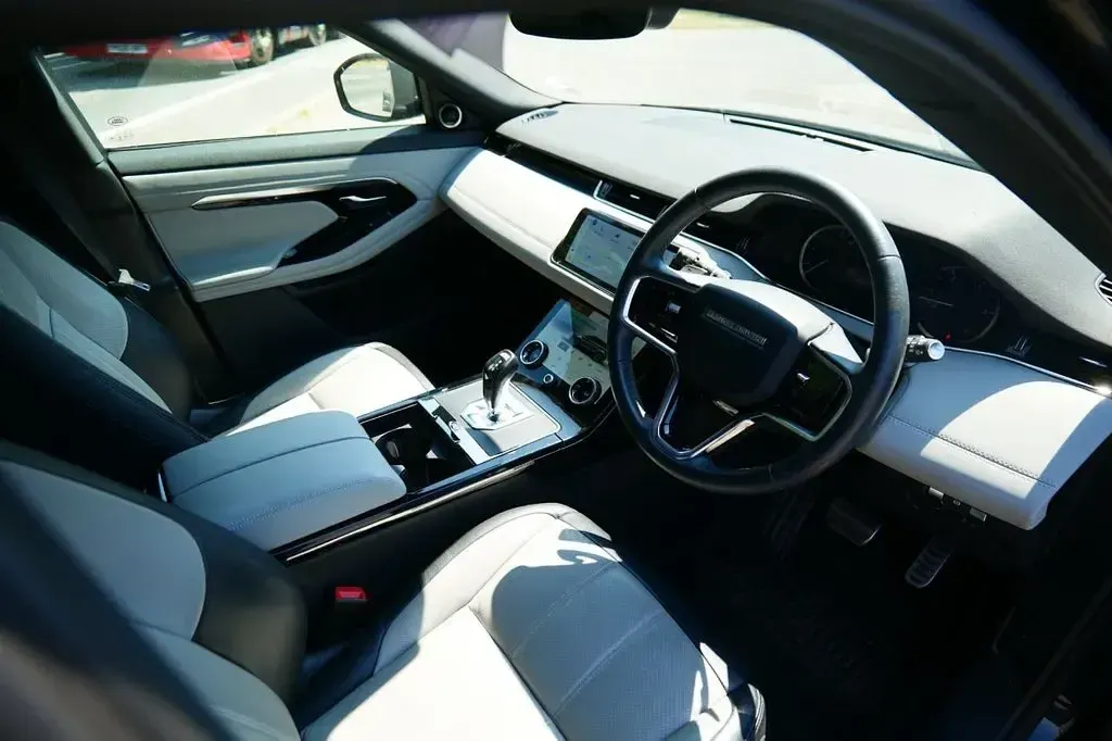 Used Land Rover Range Rover evoque SE Dynamic 204 HP (150 kW) 2022 Black SUV