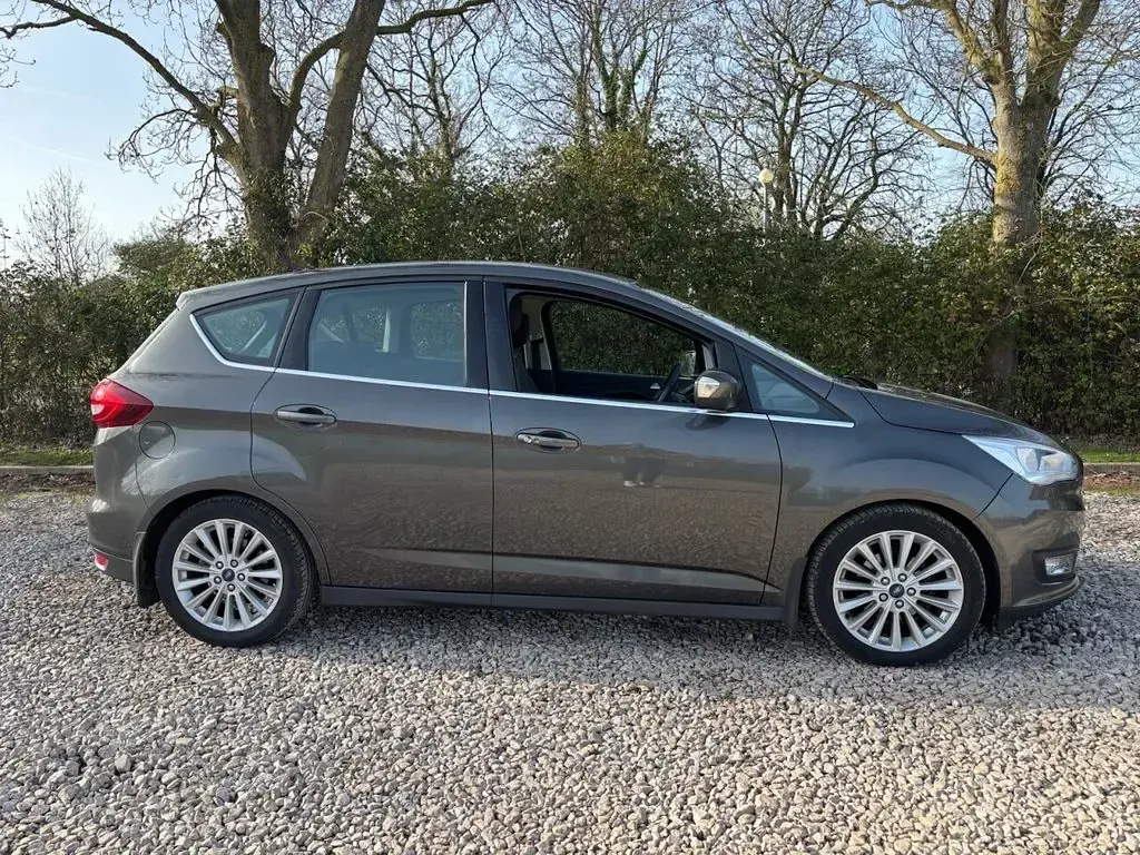 Käytetty Ford C-MAX Titanium 120 HP (88 kW) 2018 Harmaa Tila-auto