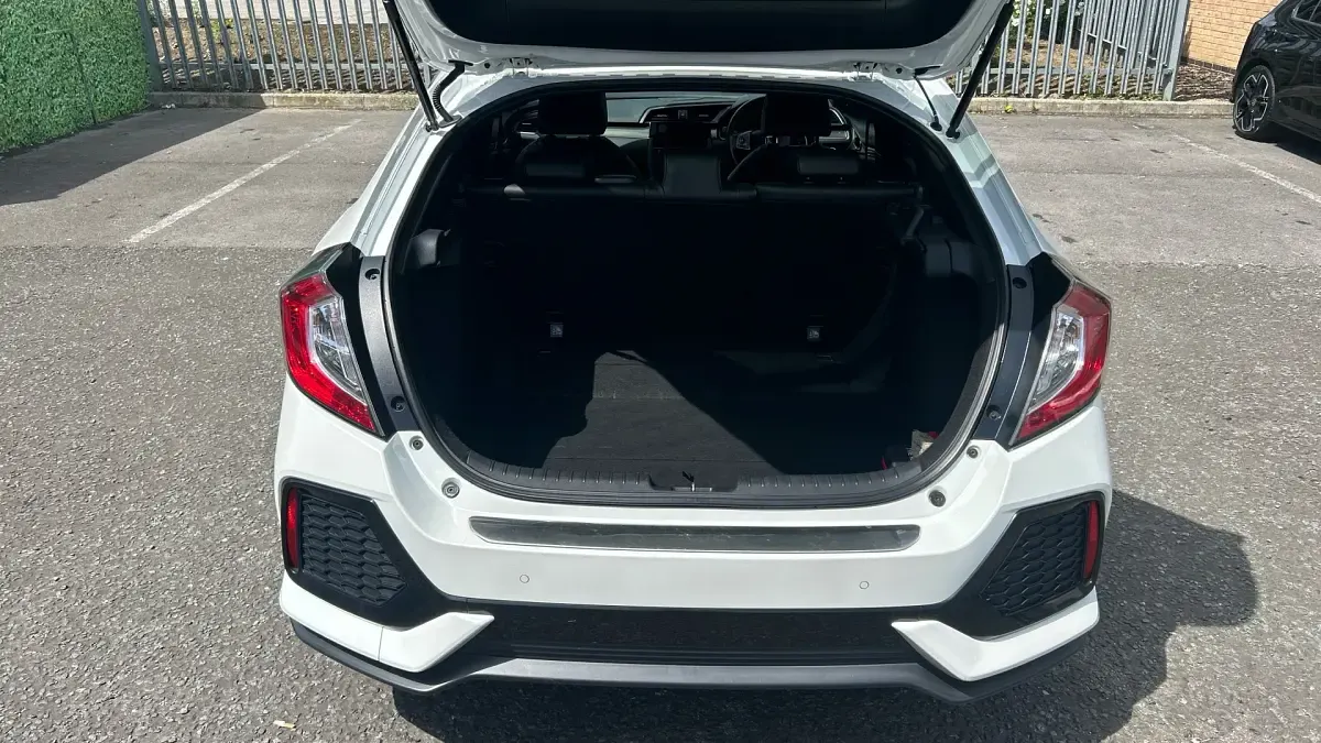 Used Honda Civic EX 147 HP (108 kW) 2017 Grey Hatchback