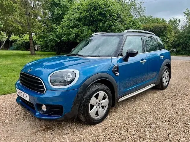 Used Mini Cooper D Classic 150 HP (110 kW) 2019 Blue Hatchback