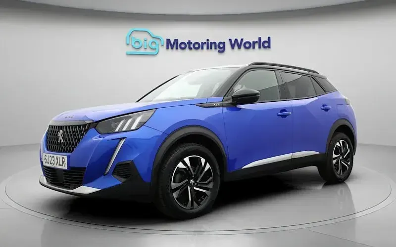Second-hand Peugeot 2008 GT 131 CP (96 kW) 2023 Albastru SUV