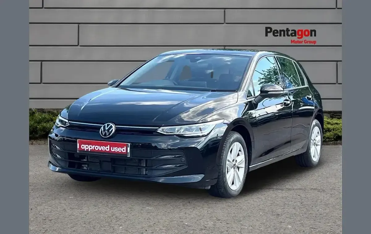 Used VW Golf VIII Life 113 HP (83 kW) 2024 Black Hatchback